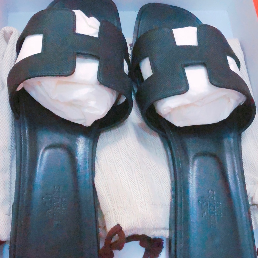 SOLD on E bay Hermès black sandal size 41/half